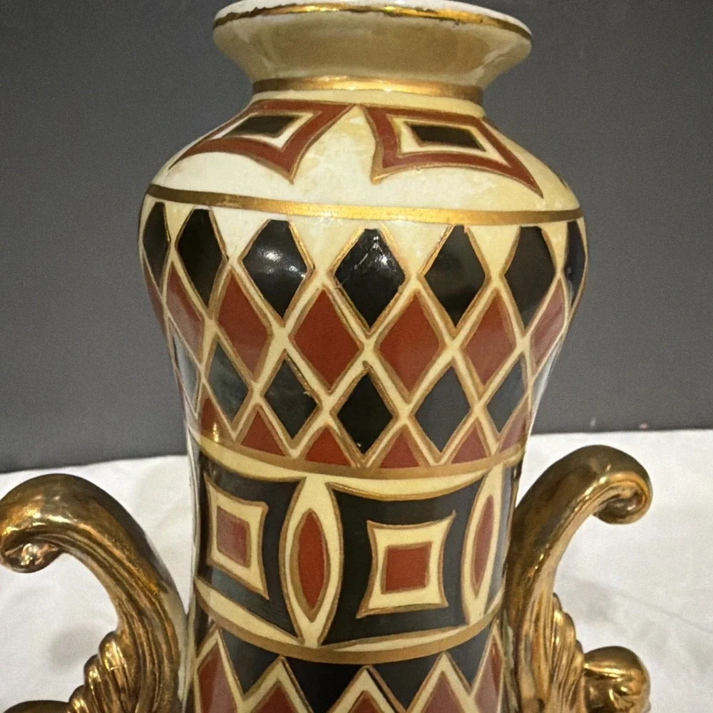 Vintage Formalities by Baum Bros Porcelain Hand Painted Vase Gold‎ Trim